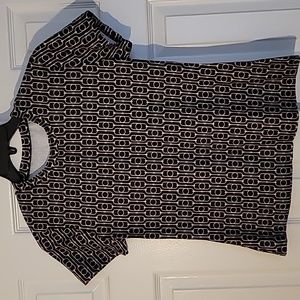 Geometric Fitted Crew Neck Top